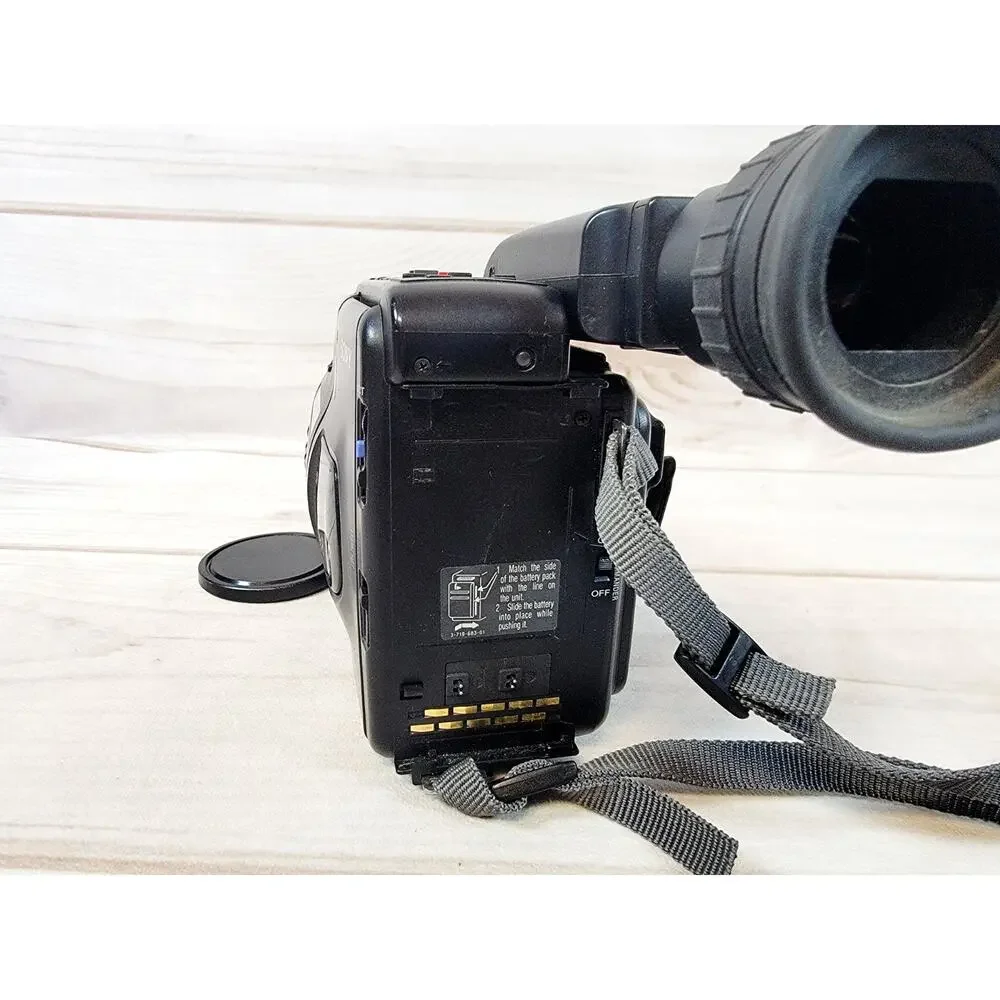 Vintage Sony Video Camera Handycam CCD-F401 Video 8 READ